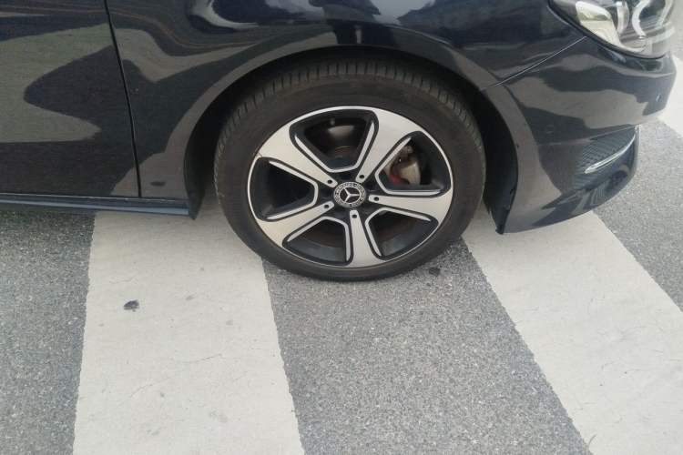 Used Mercedes-Benz B-Class 2019 B 200 Fashion Model Right Front Wheel Hub