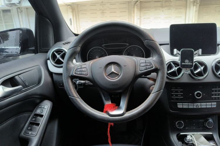 Used Mercedes-Benz B-Class 2019 B 200 Sport Edition Steering Wheel