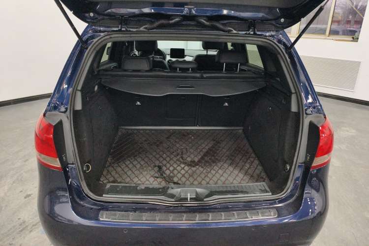 Used Mercedes-Benz B-Class 2019 B 200 Sport Edition Trunk