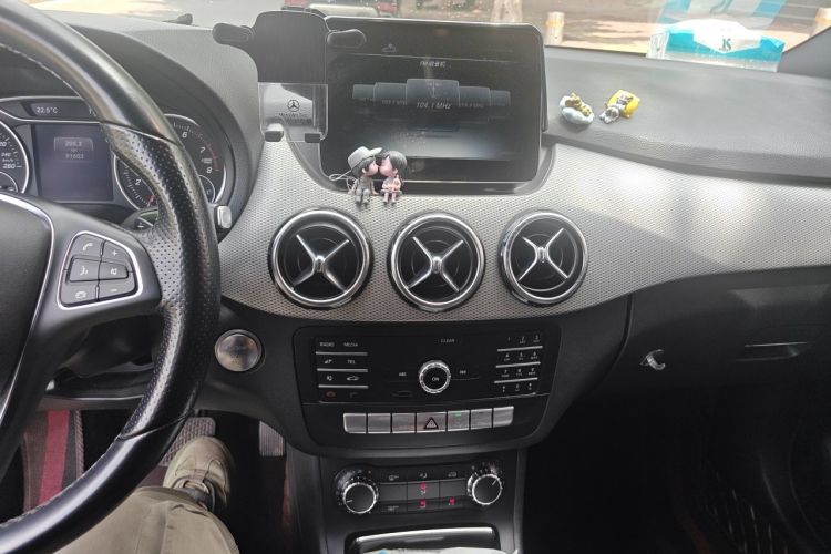 Used Mercedes-Benz B-Class 2019 B 200 Sport Edition Audio And AC Panel
