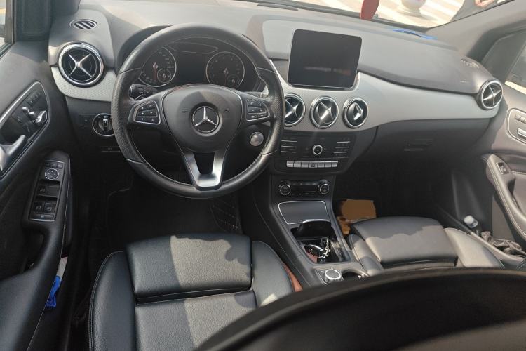 Used Mercedes-Benz B-Class 2019 B 200 Fashion Model Center Console