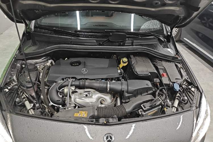 Used Mercedes-Benz B-Class 2019 B 200 Fashion Model Engine Bay