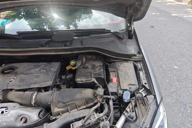 Used Mercedes-Benz B-Class 2019 B 200 Sport Edition Engine Bay Left
