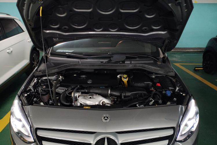 Used Mercedes-Benz B-Class 2019 B 200 Fashion Model Engine Bay