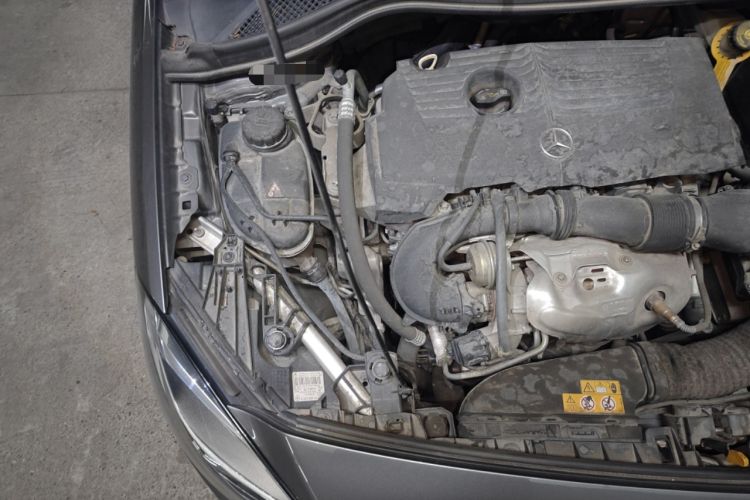 Used Mercedes-Benz B-Class 2019 B 200 Sport Edition Engine Bay Right