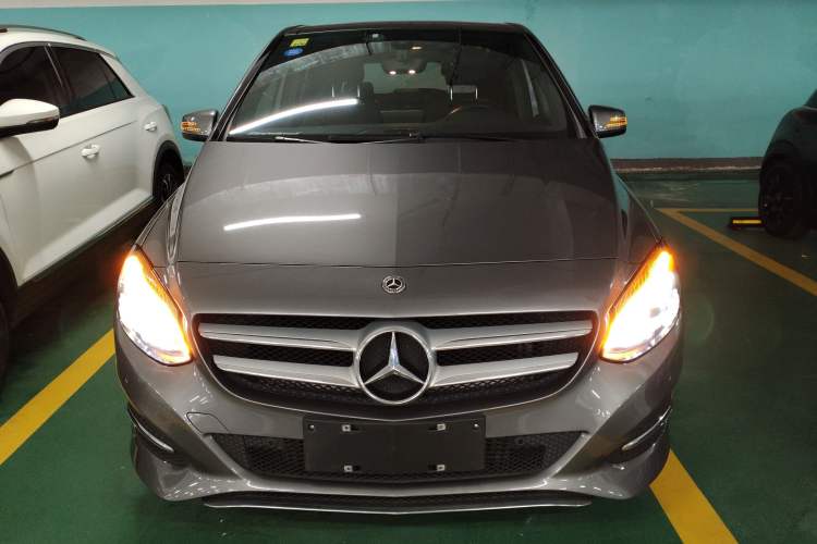 Used Mercedes-Benz B-Class 2019 B 200 Fashion Model Front