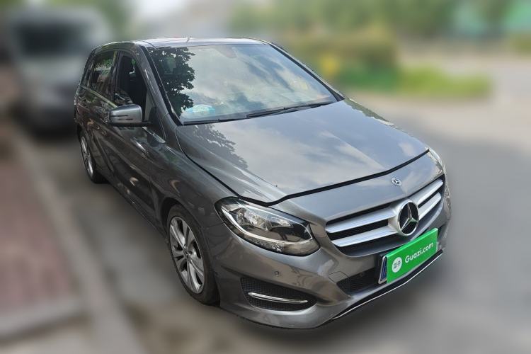 Used Mercedes-Benz B-Class 2019 B 200 Sport Edition Front Right 45 Deg