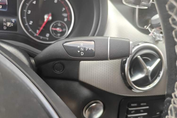 Used Mercedes-Benz B-Class 2019 B 200 Sport Edition Gear Lever