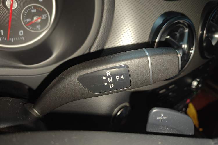 Used Mercedes-Benz B-Class 2019 B 200 Sport Edition Gear Lever