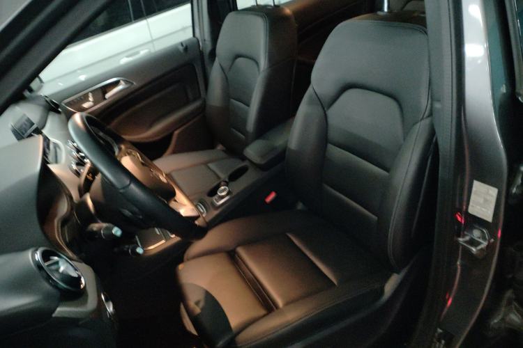 Used Mercedes-Benz B-Class 2019 B 200 Fashion Model Left Front Seat