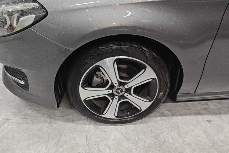 Used Mercedes-Benz B-Class 2019 B 200 Fashion Model Left Front Wheel Hub