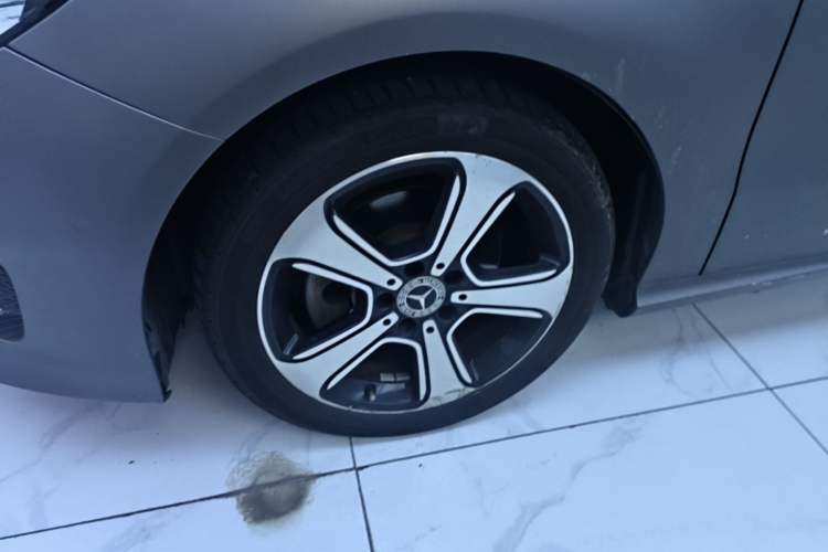 Used Mercedes-Benz B-Class 2019 B 200 Fashion Model Left Front Wheel Hub