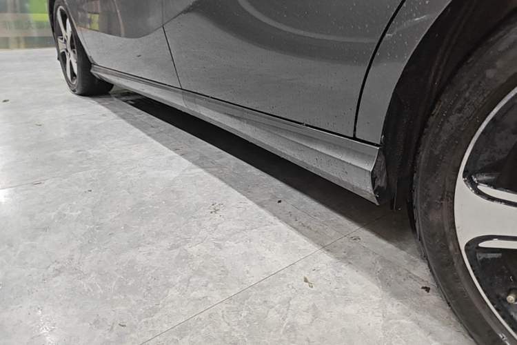 Used Mercedes-Benz B-Class 2019 B 200 Fashion Model Left Side Sill