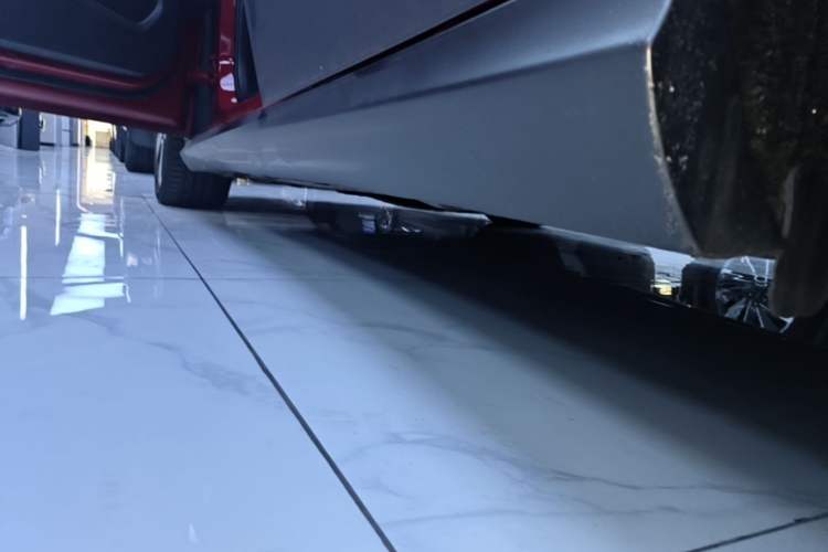 Used Mercedes-Benz B-Class 2019 B 200 Fashion Model Left Side Sill