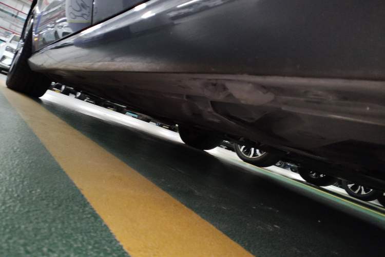 Used Mercedes-Benz B-Class 2019 B 200 Fashion Model Left Side Sill