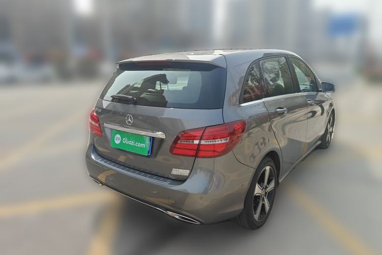Used Mercedes-Benz B-Class 2019 B 200 Fashion Model Rear Right 45 Deg
