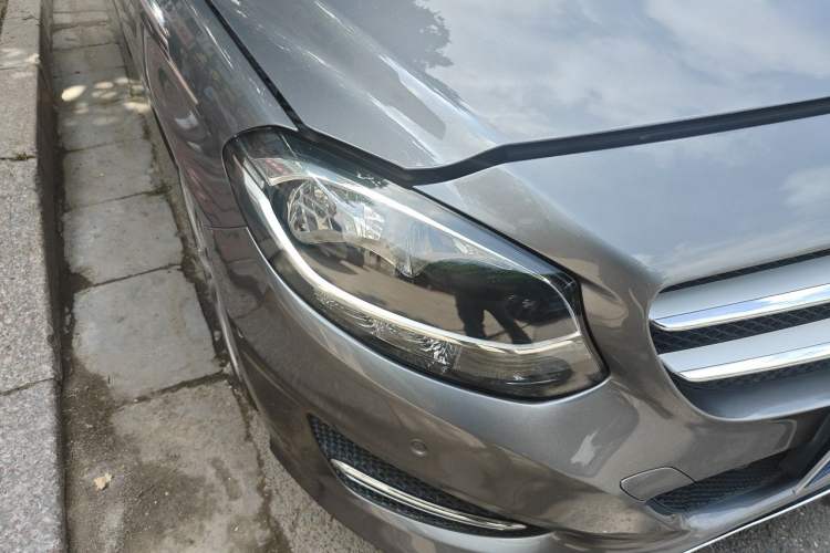 Used Mercedes-Benz B-Class 2019 B 200 Sport Edition Right Front Headlight
