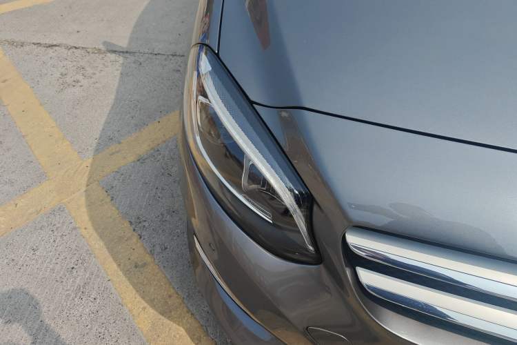 Used Mercedes-Benz B-Class 2019 B 200 Fashion Model Right Front Headlight