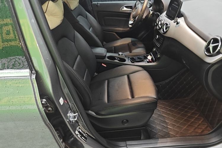 Used Mercedes-Benz B-Class 2019 B 200 Fashion Model Right Front Seat