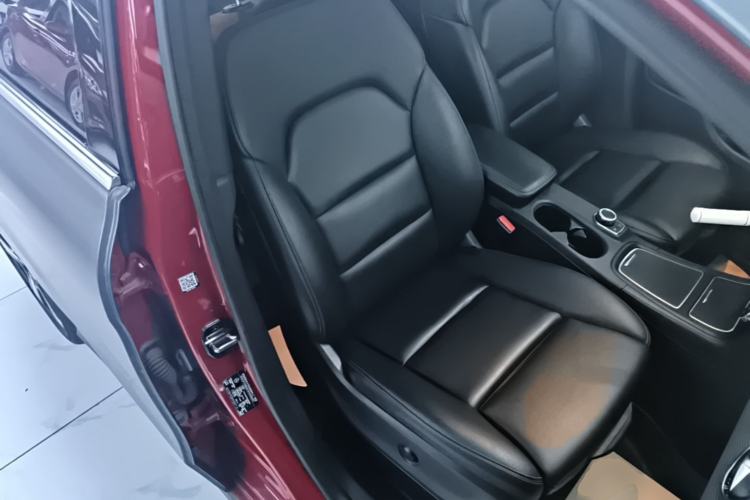 Used Mercedes-Benz B-Class 2019 B 200 Fashion Model Right Front Seat