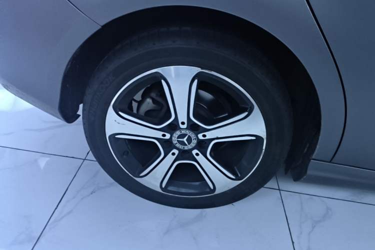 Used Mercedes-Benz B-Class 2019 B 200 Fashion Model Right Rear Wheel Hub