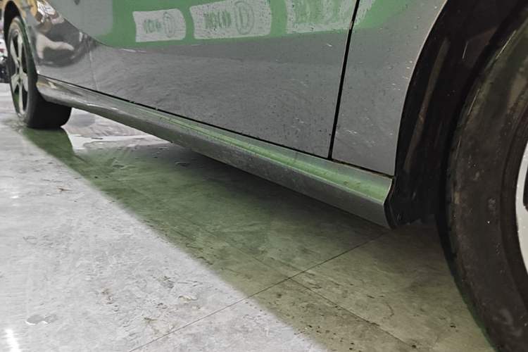 Used Mercedes-Benz B-Class 2019 B 200 Fashion Model Right Side Sill