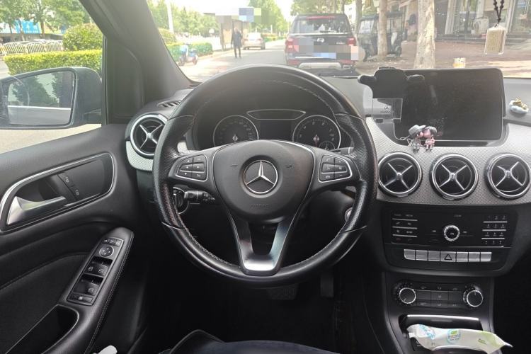 Used Mercedes-Benz B-Class 2019 B 200 Sport Edition Steering Wheel
