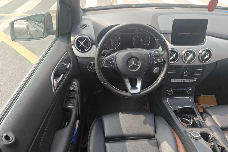 Used Mercedes-Benz B-Class 2019 B 200 Fashion Model Steering Wheel