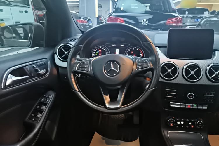 Used Mercedes-Benz B-Class 2019 B 200 Fashion Model Steering Wheel