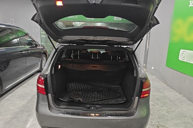 Used Mercedes-Benz B-Class 2019 B 200 Fashion Model Trunk