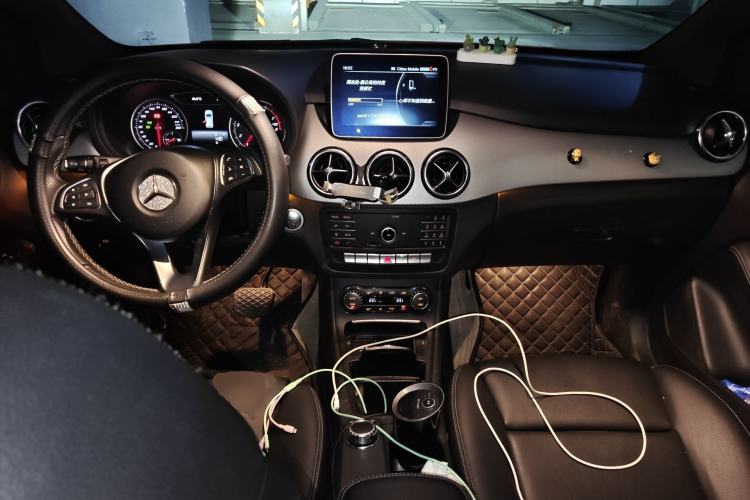 Used Mercedes-Benz B-Class 2019 B 200 Fashion Model Center Console