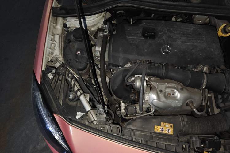 Used Mercedes-Benz B-Class 2019 B 200 Fashion Model Engine Bay Right