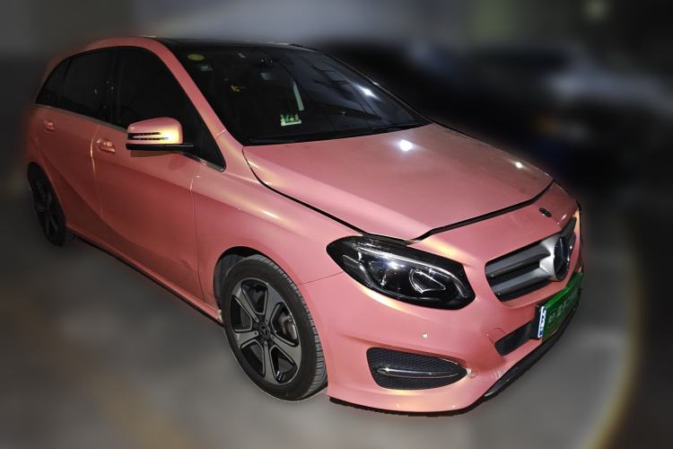 Used Mercedes-Benz B-Class 2019 B 200 Fashion Model Front Right 45 Deg
