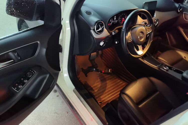 Used Mercedes-Benz B-Class 2019 B 200 Sport Edition Driver Seat