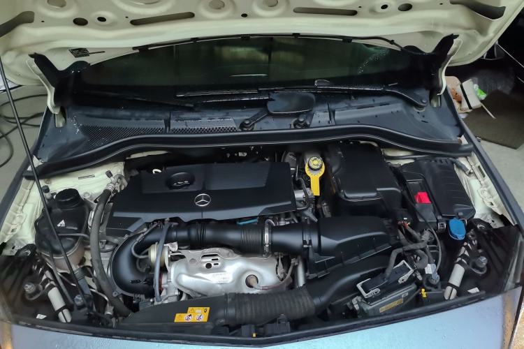 Used Mercedes-Benz B-Class 2019 B 200 Sport Edition Engine Bay