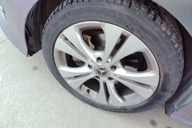 Used Mercedes-Benz B-Class 2019 B 200 Sport Edition Left Front Wheel Hub