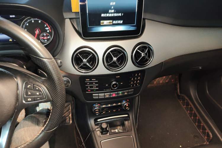 Used Mercedes-Benz B-Class 2019 B 200 Fashion Model Audio And AC Panel