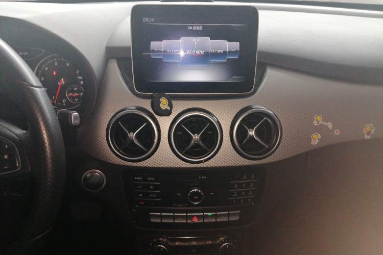 Used Mercedes-Benz B-Class 2019 B 200 Sport Edition Audio And AC Panel