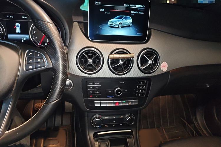 Used Mercedes-Benz B-Class 2019 B 200 Sport Edition Audio And AC Panel