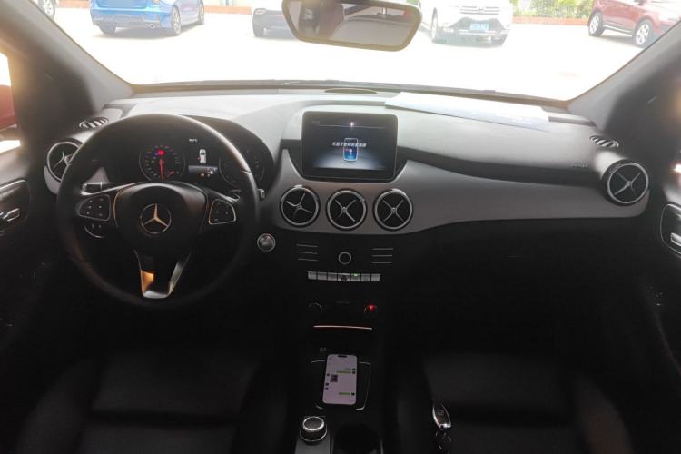 Used Mercedes-Benz B-Class 2019 B 200 Fashion Model Center Console