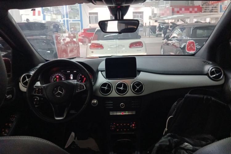 Used Mercedes-Benz B-Class 2019 B 200 Fashion Model Center Console