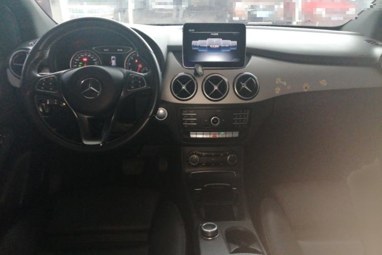 Used Mercedes-Benz B-Class 2019 B 200 Sport Edition Center Console