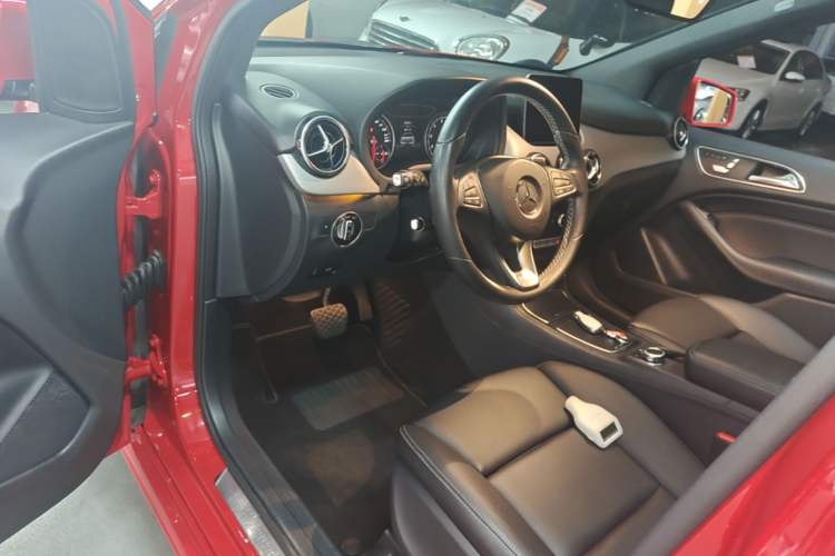 Used Mercedes-Benz B-Class 2019 B 200 Fashion Model Driver Seat