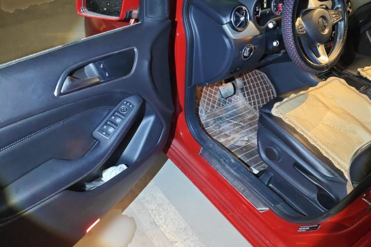 Used Mercedes-Benz B-Class 2019 B 200 Sport Edition Driver Seat