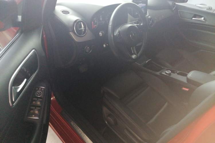 Used Mercedes-Benz B-Class 2019 B 200 Sport Edition Driver Seat
