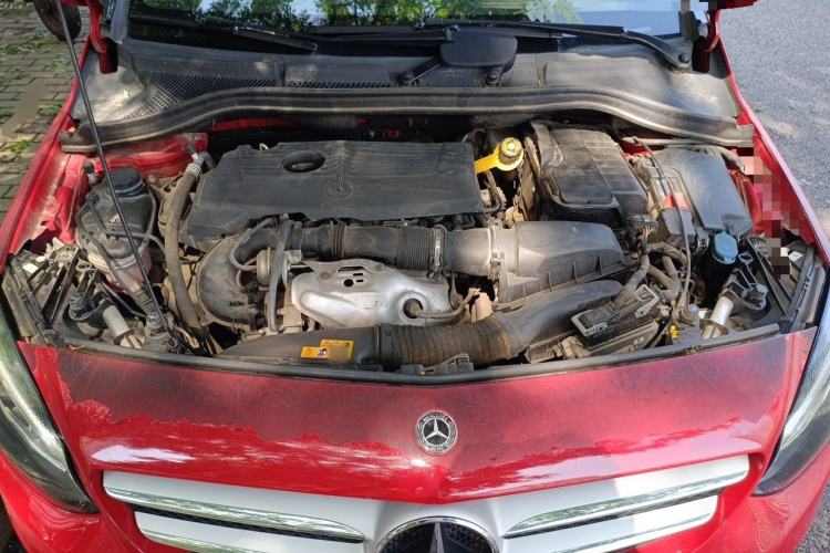 Used Mercedes-Benz B-Class 2019 B 200 Fashion Model Engine Bay