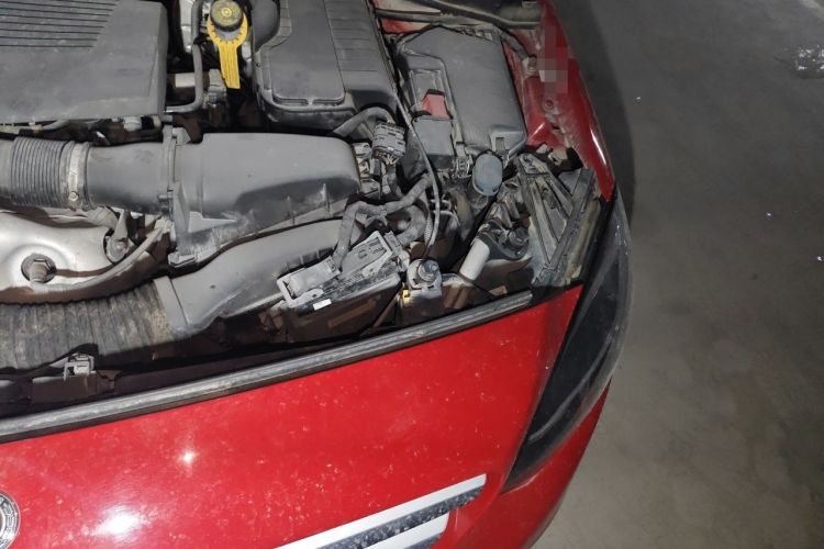 Used Mercedes-Benz B-Class 2019 B 200 Sport Edition Engine Bay Left