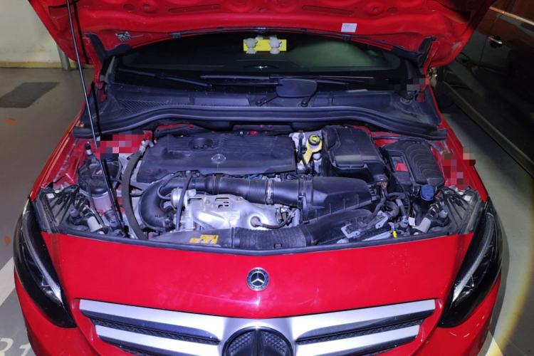 Used Mercedes-Benz B-Class 2019 B 200 Fashion Model Engine Bay
