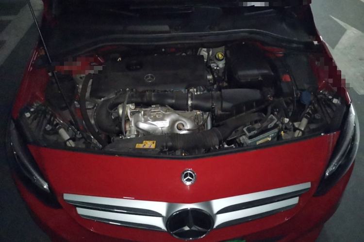 Used Mercedes-Benz B-Class 2019 B 200 Fashion Model Engine Bay