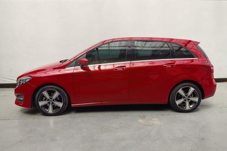 Used Mercedes-Benz B-Class 2019 B 200 Fashion Model Exterior 12